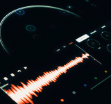 Una interfaz digital de audio muestra una onda sonora roja, controles circulares y varias perillas de ajuste de sonido impulsadas por IA en un entorno con poca luz.
